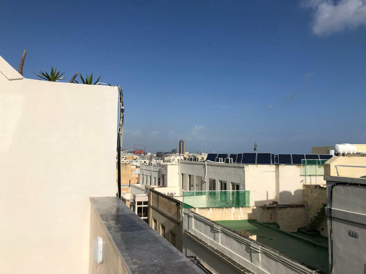 Holiday Townhouse In Sliema Centre Exterior photo
